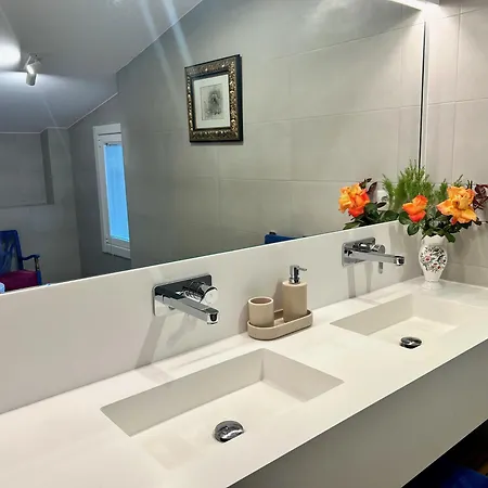 Modern Artistic With Mountain Views, Garden Villa Mondariz-Balneario